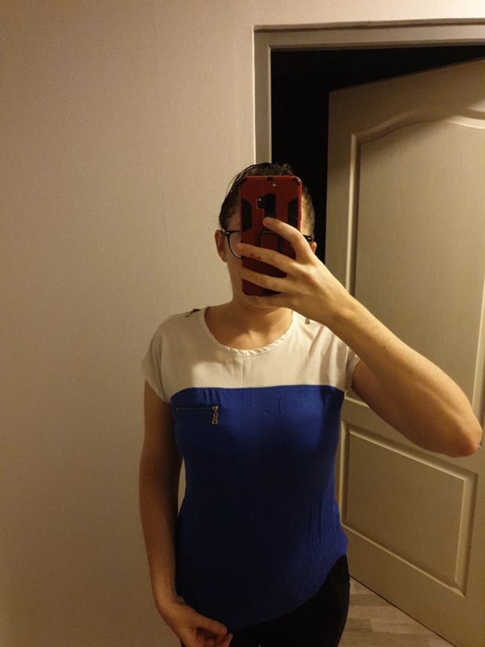 Top blanc et bleu