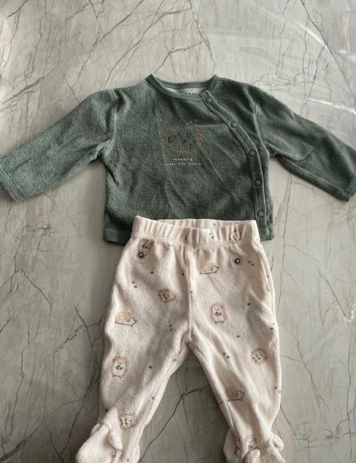 Lot de 11 pyjamas - photo numéro 2