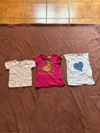Lot trois tee-shirt manche courte fille