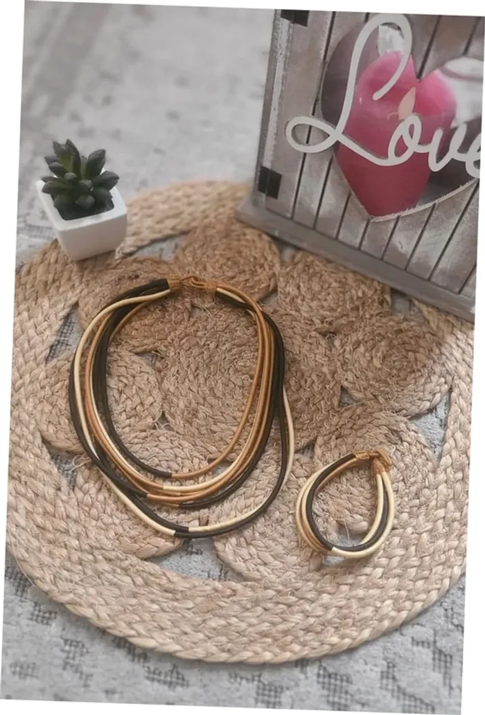 Collier et bracelet dorés & noirs, élégant ensemble