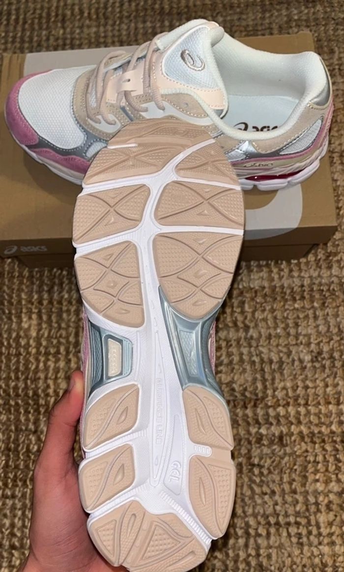 Asics GEL-NYC Taille 41.5 - photo numéro 5