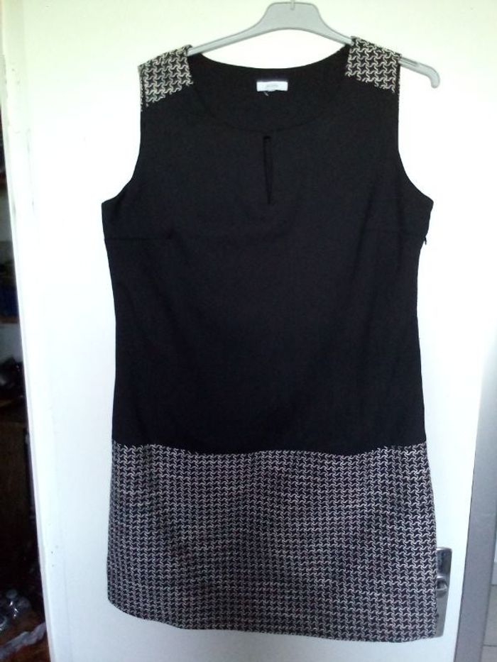 Robe noire et blanche Phildar L