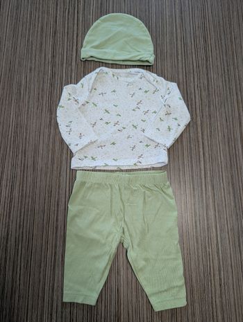 Ensemble haut + pantalon + bonnet