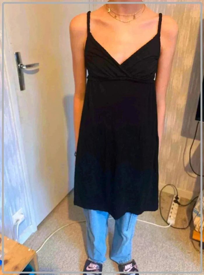 Robe  taille  xs/34  marque H&M - photo numéro 2