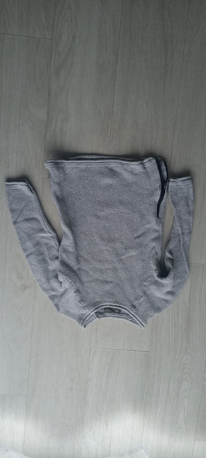 1 pull taille 6 ans peu porté