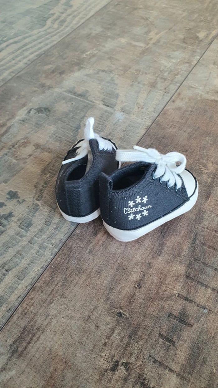 Petit chaussons chaussures 1/3 mois en très bon état 👌 - photo numéro 3