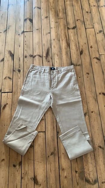 Pantalon beige. H et M.