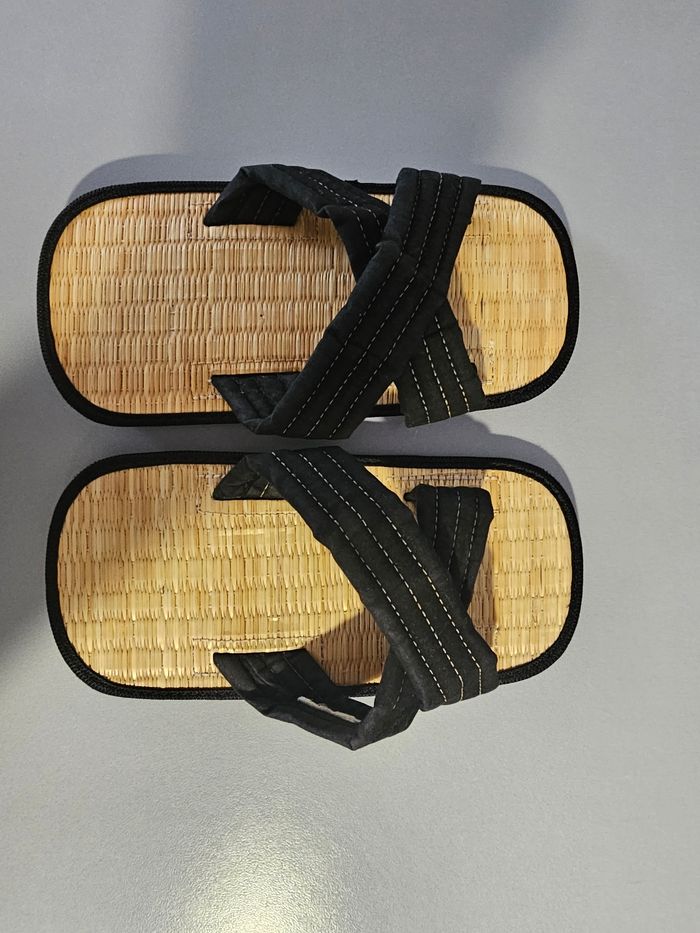 Ensemble de judo Adidas + claquettes Zoories– Taille 120-130 cm - photo numéro 2