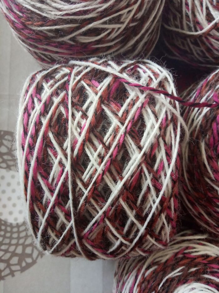 Lot de 7 Pelotes Fantaisies multicolores (600g) - photo numéro 3