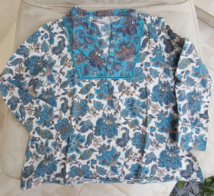 Tee-shirt manches longues façon chemisier tunique bleu motif fleuri Zara taille 5 ans