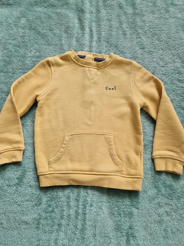 Très beau pull 36 mois