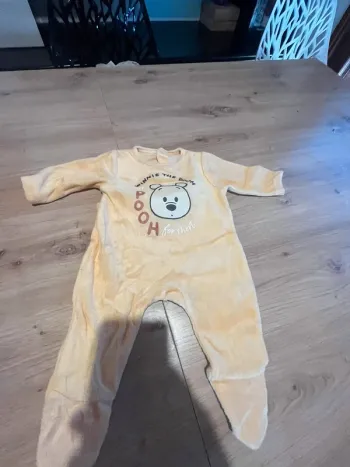 Pyjama Winnie the Pooh taille 1 mois