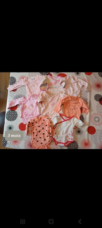 Lot 8 bodies manches longues qui s'ouvrent devant Taille 3 mois 👧