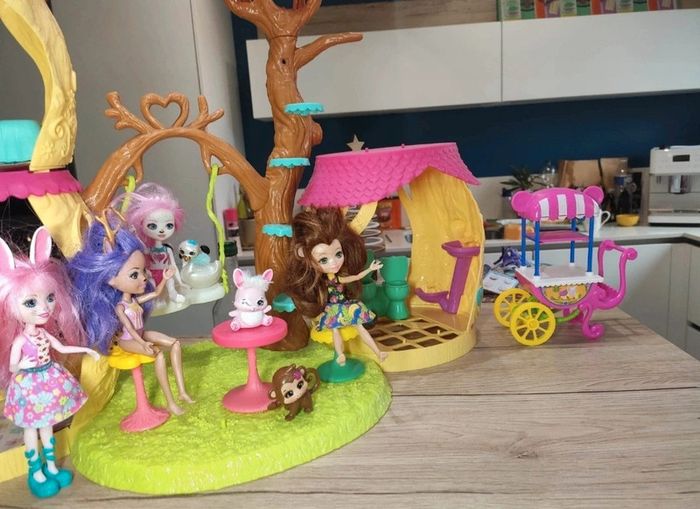 Maison et poupées enchantimals - photo numéro 4