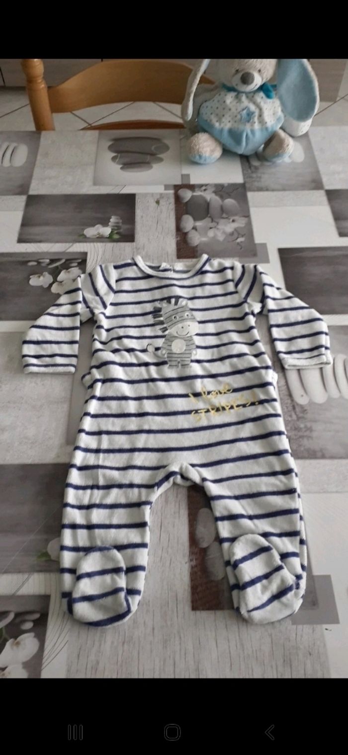 Pyjama taille 6 mois