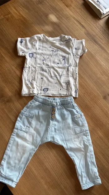 Pantalon tape à l’œil 9 mois / tee-shirts H&M 6/9 mois