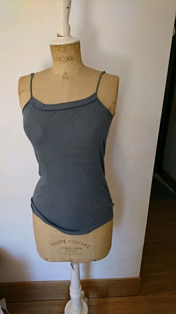 Petit top gris - photo numéro 3