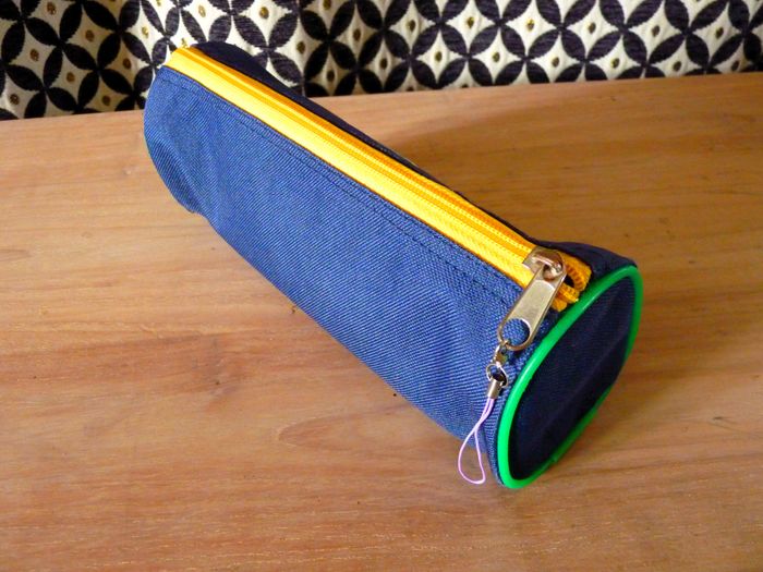 Lot trousses enfant fournitures scolaires crayons, feutre, dessin pochette TBE - photo numéro 7