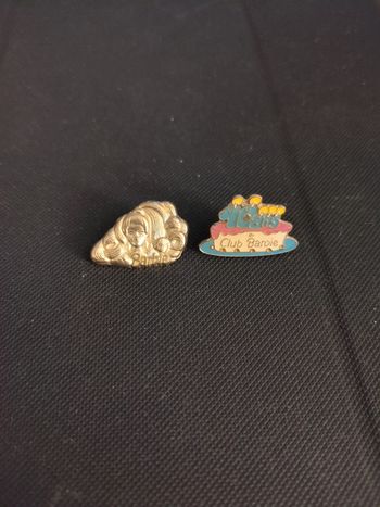 Lot de 2 pin's Barbie