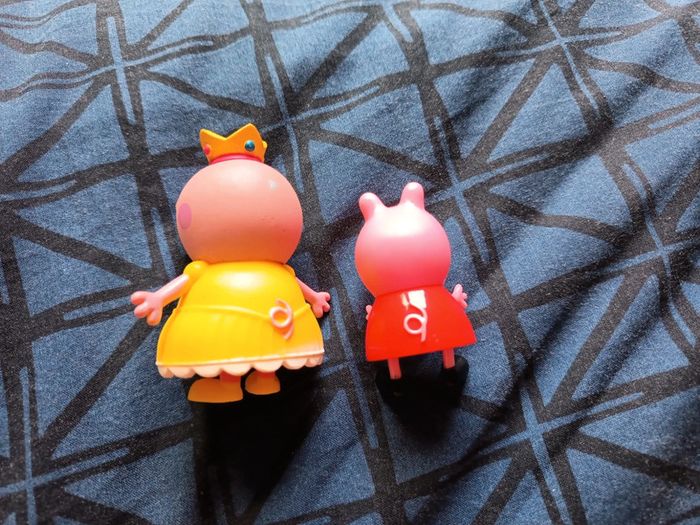 Figurines Peppa pig dancer et Peppa - photo numéro 2