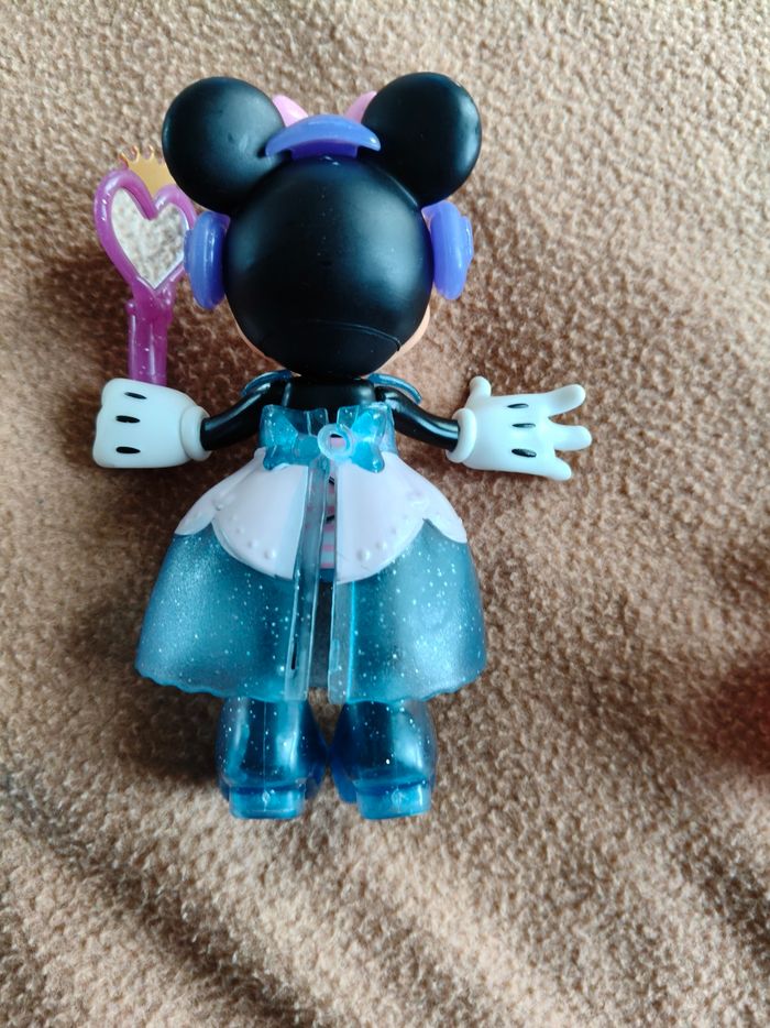 Lot de 2 Minnie avec robes chaussures et accessoires - photo numéro 6