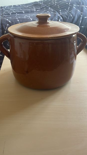 Soupière en terre cuite