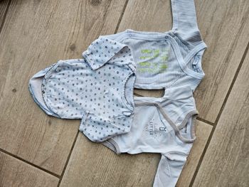 Lot bodies naissance