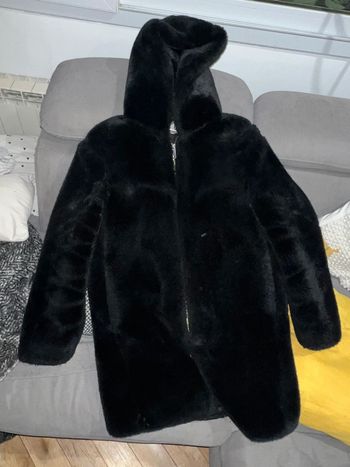 Manteau mango taille S long noir fausse fourrure en capuche