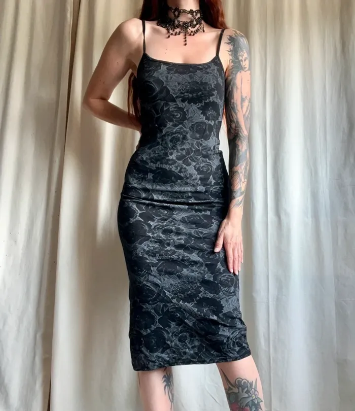Robe slip on midi roses 🥀 Goth Whimsigoth vintage 90s - Taille S - photo numéro 4