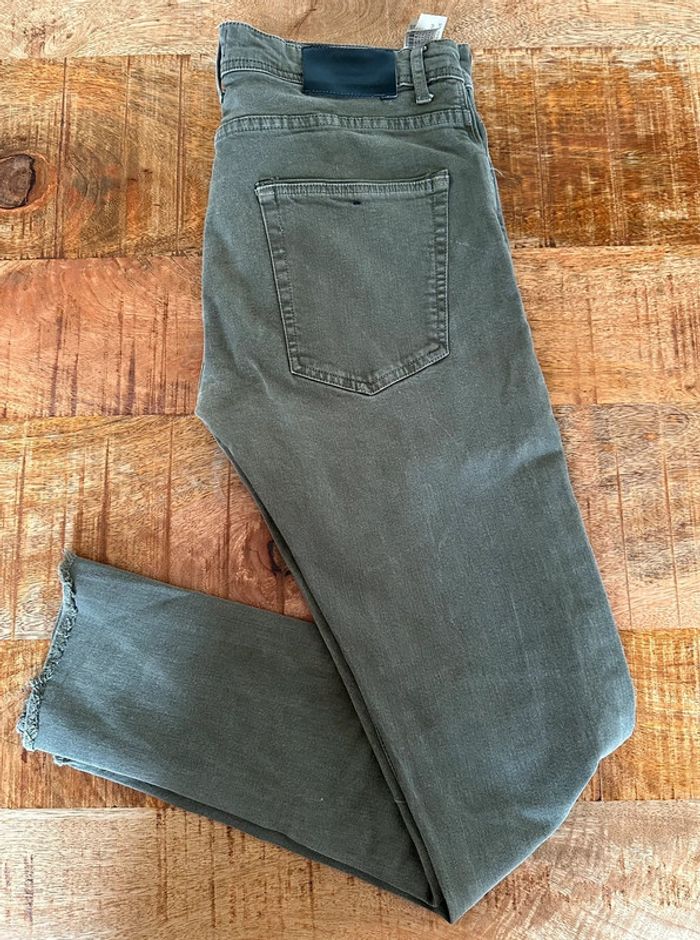 Jean troué vert kaki Zara - photo numéro 3