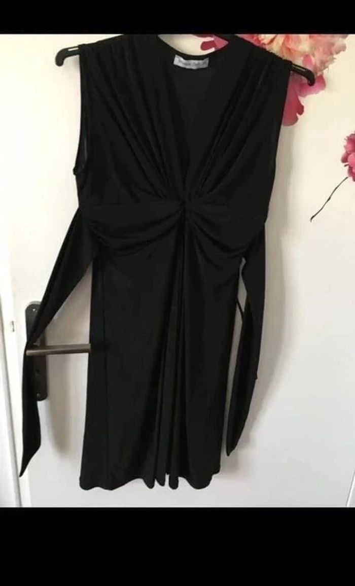 Robe noire de fête à strass