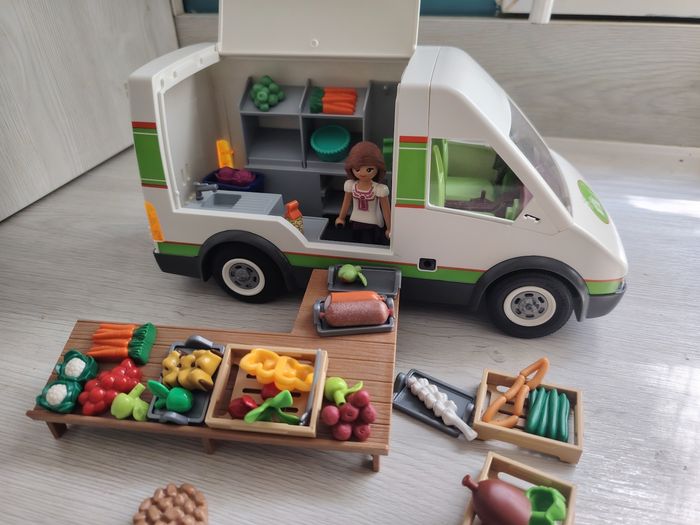 Véhicule playmobil marchande de fruits