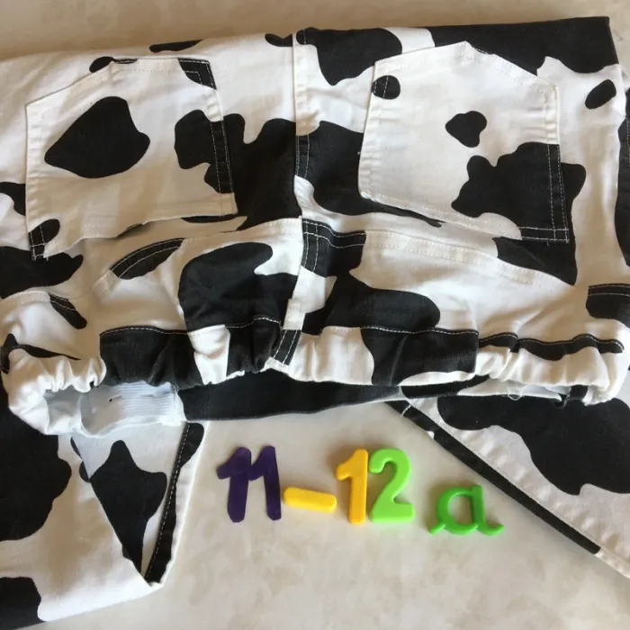 Pantalon "motif vache" - 11/12 ans - neuf - photo numéro 2