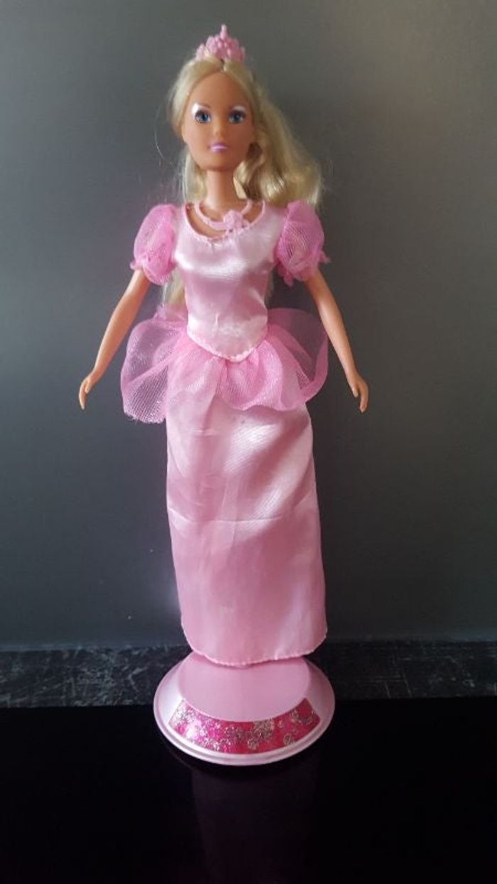 steffie love princesse très bon état général