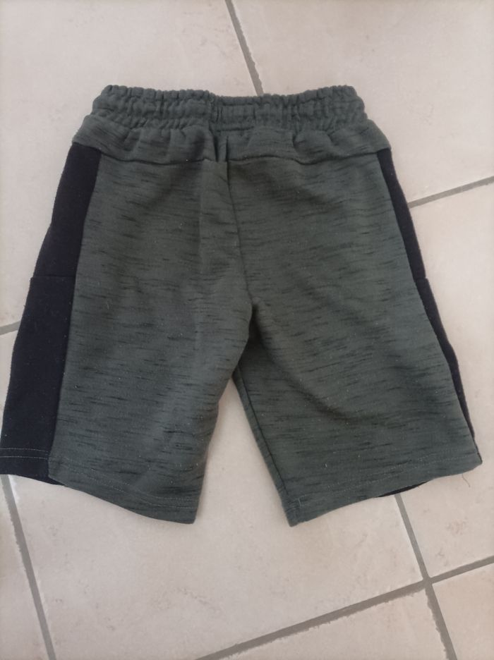 Short garçon 9-10 ans - photo numéro 2
