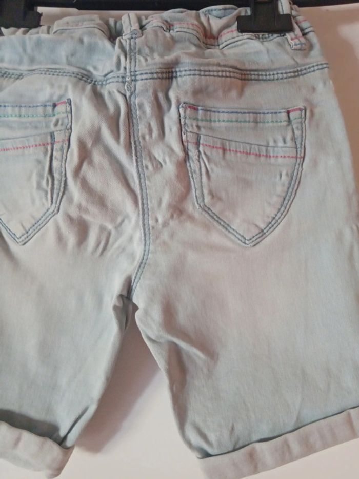 Short en jean bleu clair 4 ans - photo numéro 9