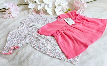 Robe et Tee-shirt Blouse 100% coton Petit Bateau Taille 18 mois