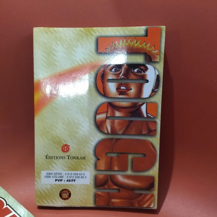 lot de 2 maga s duir à cuir Tough tome 1 abimé et tome 4 - photo numéro 2