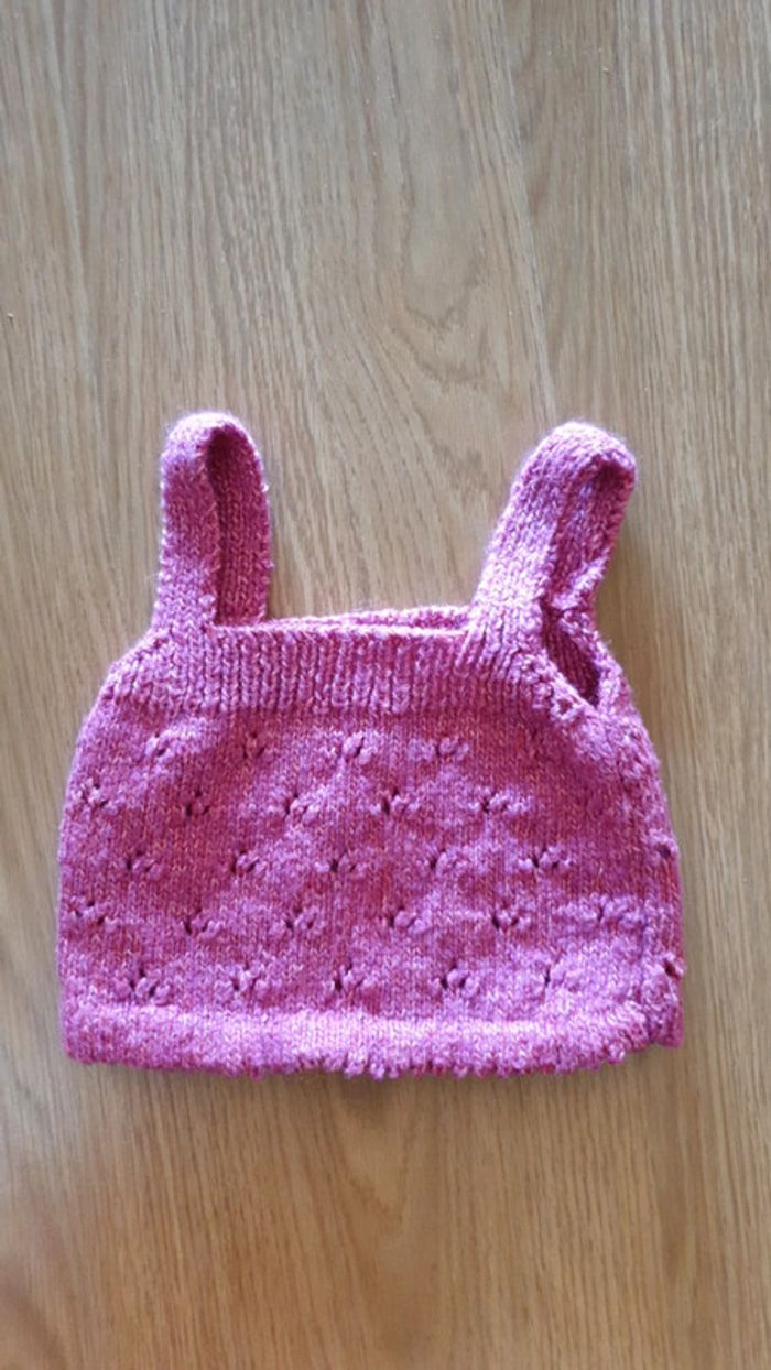 haut court tricote main rose 12 mois