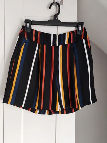 Short à rayures classe