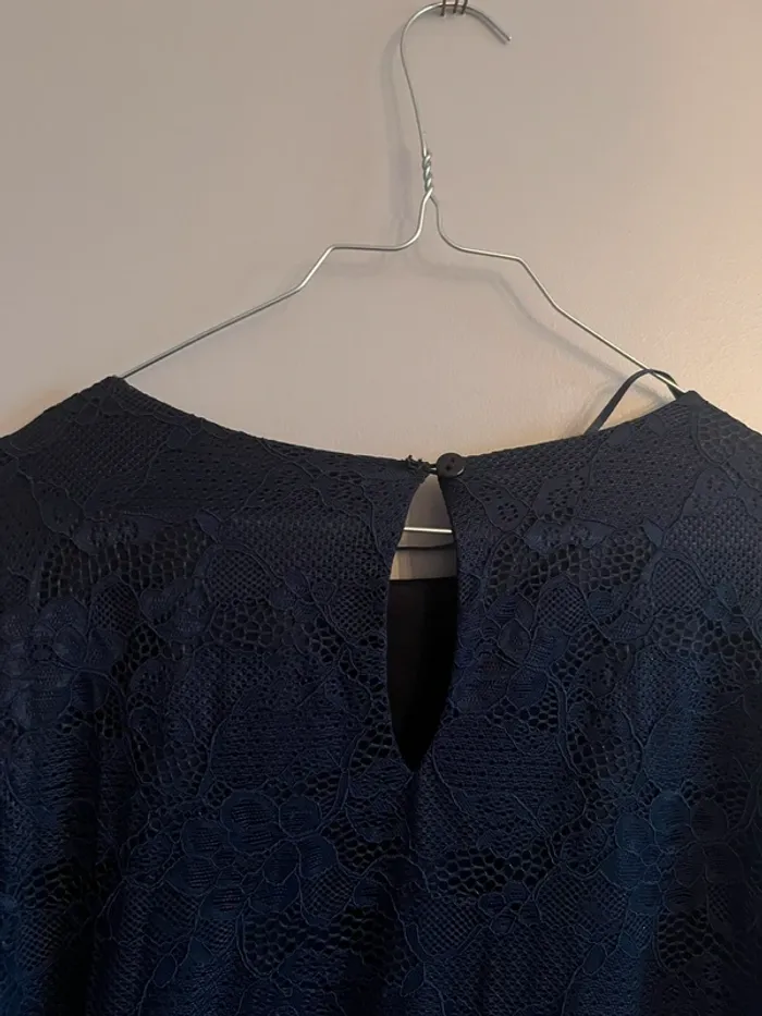 Haut dentelle bleu nuit - photo numéro 4