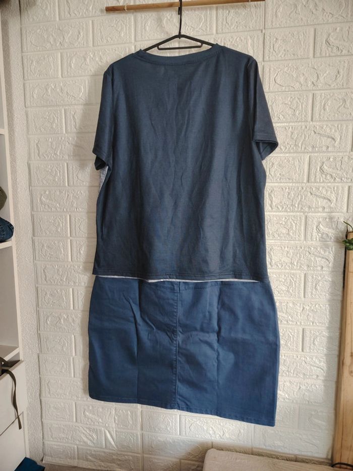 Ensemble jupe et tee-shirt bleu - photo numéro 5