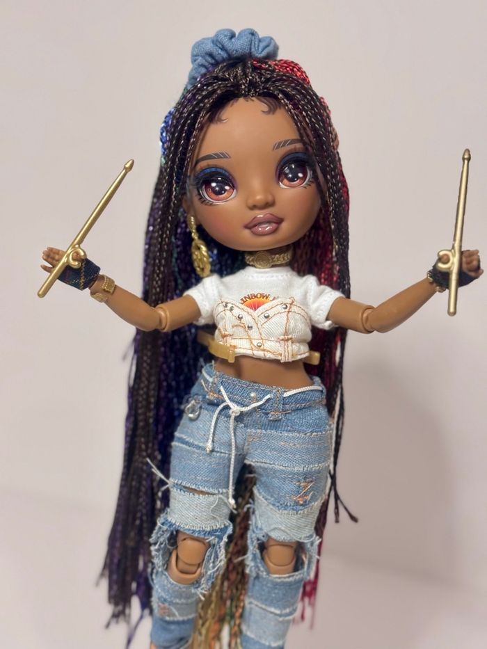 Vanessa Rainbow High - photo numéro 2