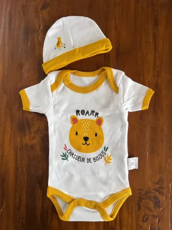Body et bonnet de naissance