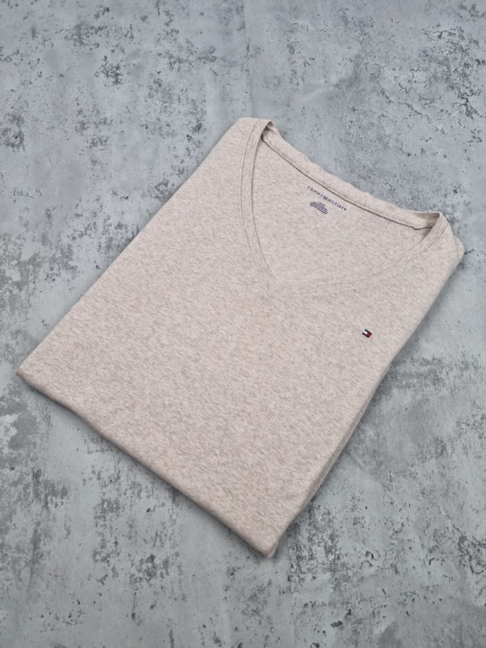 T-shirt col V Tommy Hilfiger beige chiné – Taille L Femme (mesures en photos)