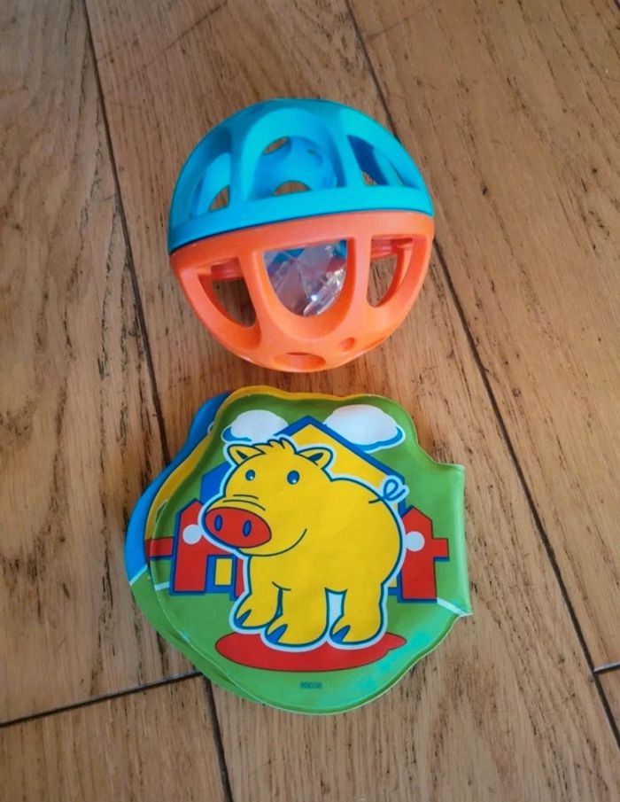 Lot deux jouets premier âge comme neuf. - photo numéro 3