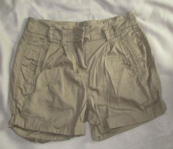 short beige foncé T34 ou XS Laura Scott