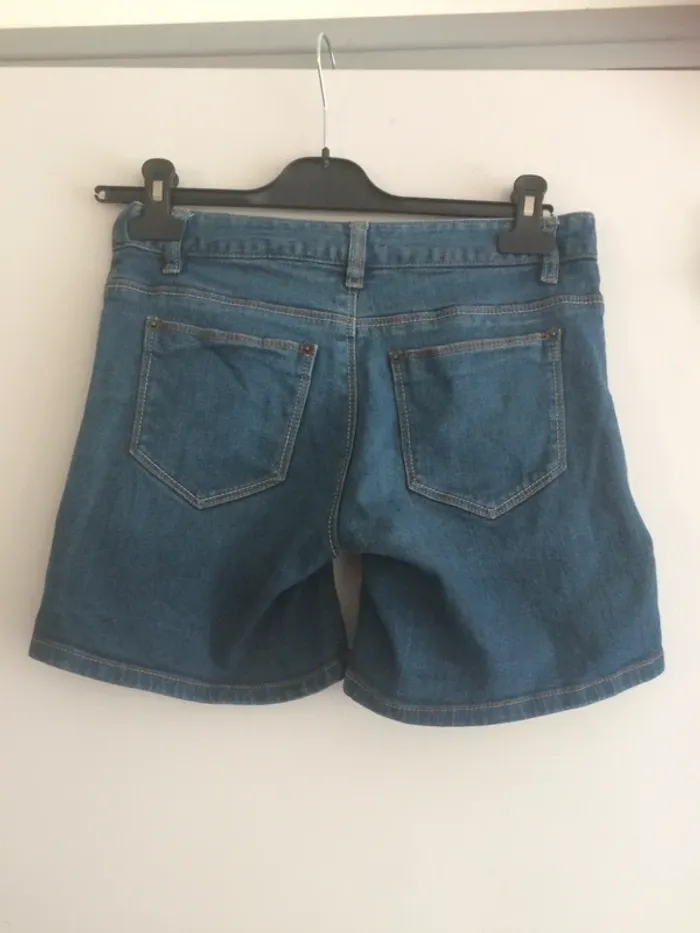 Short en jean Kiabi T.36 - photo numéro 2