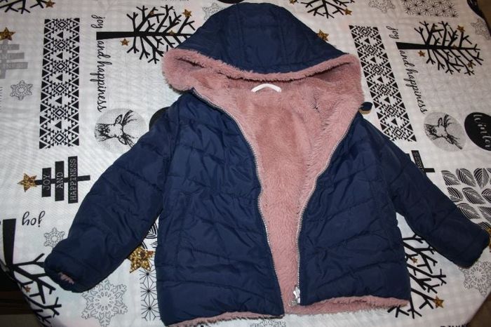 Manteau matelassé bleu marine intérieur pilou vieux rose en 24/36 mois