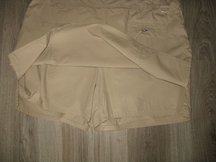 JUPE SHORT BEIGE "CAMAÏEU" - TAILLE 46 - n°01 - photo numéro 2